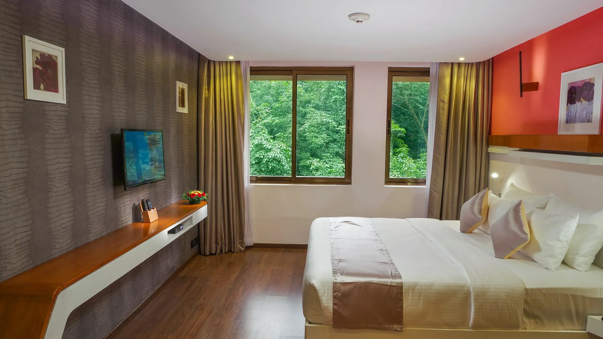 The Blooms Cochin Hotel Kochi